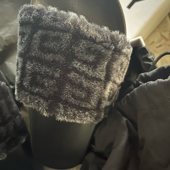 NEW Givenchy fur slides 38 - Picture 1 of 5